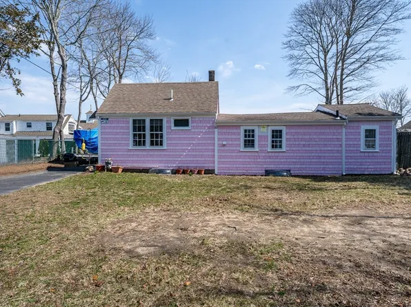 62 Pine Ave, Barnstable, MA 02630