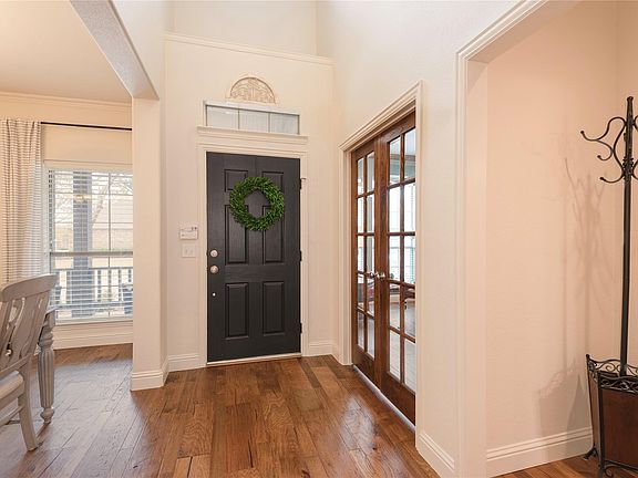 3rd image of 913 Canyon Wren Dr