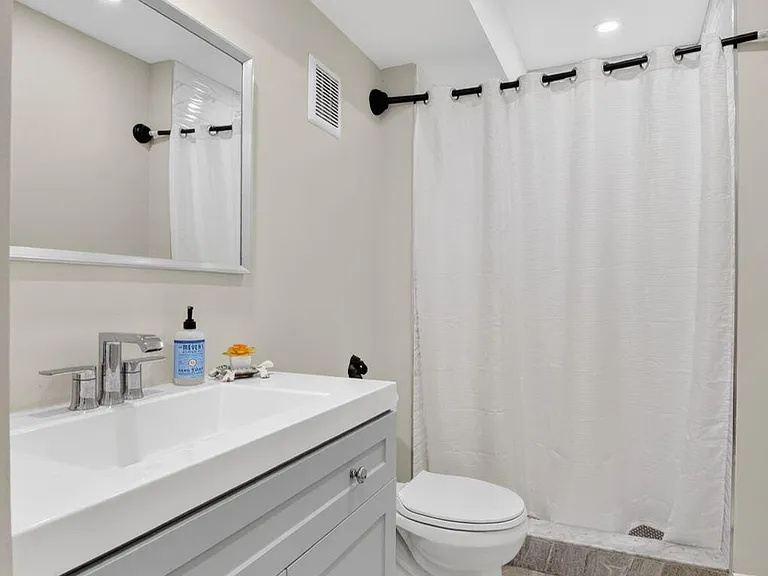 480 NW 20th St #205 — Photo 14