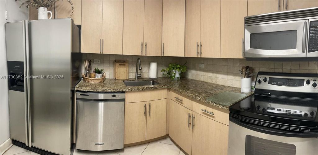 5555 Collins Ave APT 6T, Miami Beach FL - Owner Finance Home