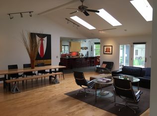 18365 Bedford St, Beverly Hills, MI 48025