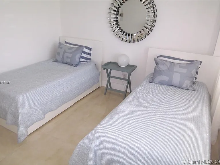 5161 Collins Ave #806 — Photo 15