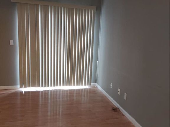 4th image of 1960 Marine Terrace Dr APT J