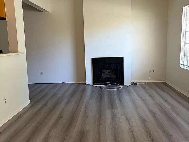 1827 E Avenue J #10 — Photo 8