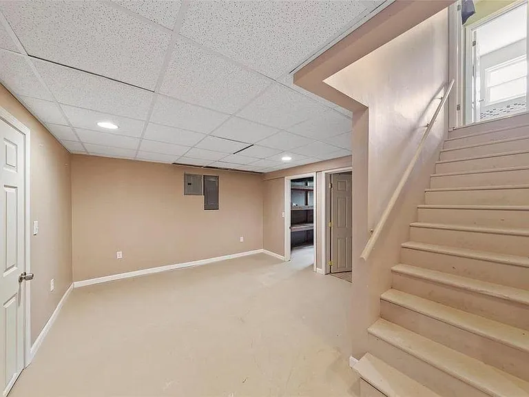 830 Nykiel Ct — Photo 29