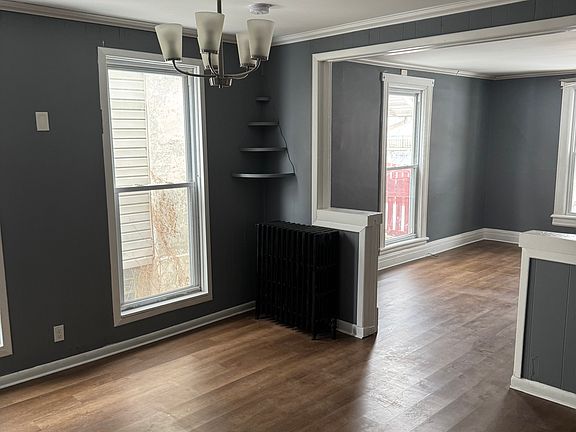 3rd image of 109 Grove Ave #111
