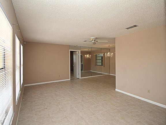 4th image of 2673 Corbusier Dr