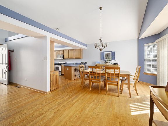 3rd image of 7512 Red Oak Dr