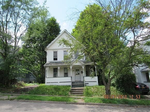 2nd image of 82 Mary St