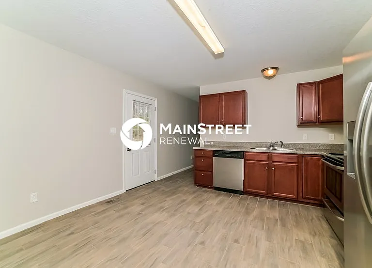 5217 Oakhill Dr — Photo 7