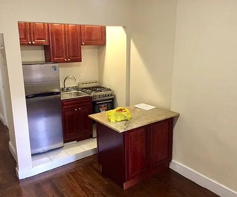 Rented by Urban Real Estate Property Group Inc | media 17