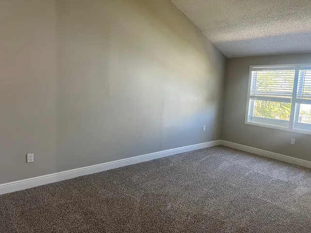 1000 Shorewinds Dr — Photo 7