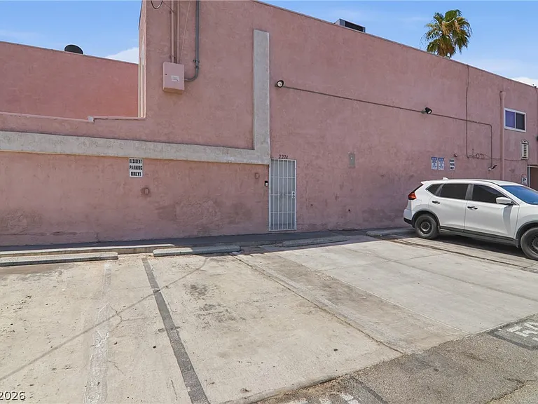 2274 E Desert Inn Rd #0 — Photo 41