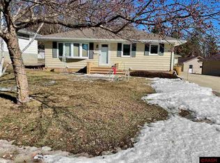 617 Upper Johnson Cir, Saint Peter, MN 56082