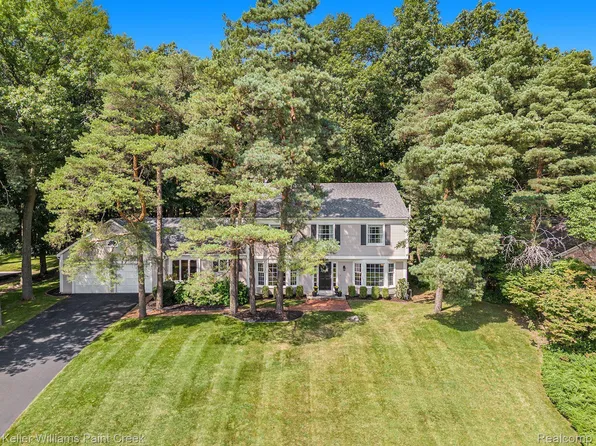 6448 Deer Ridge Dr, Clarkston, MI 48348