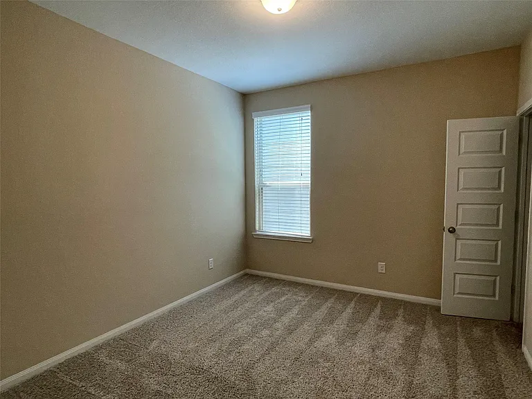 10418 Quiet Courtyard Rd — Photo 46