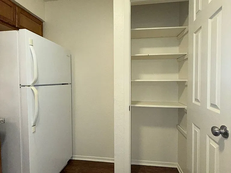 5501 Rose Hill Cir — Photo 10