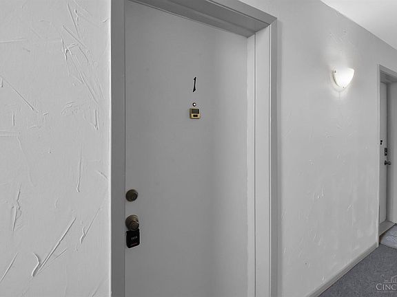 5th image of 4332 Villa Dr Unit 1