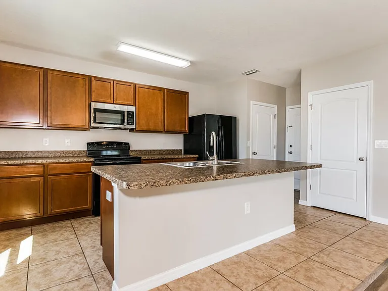 204 Lone Dove Ln — Photo 8