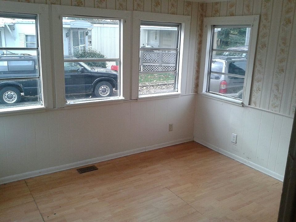 1st image of 46 Canal Dr