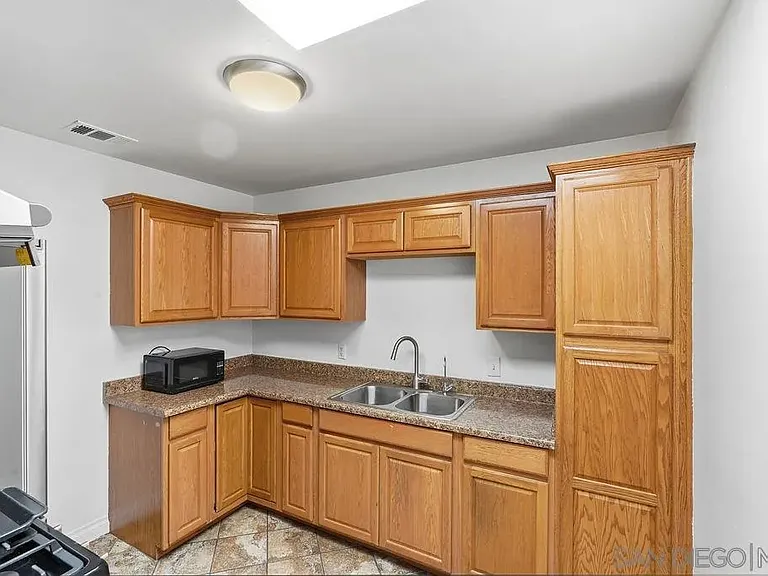 3942 Casita Way — Photo 7
