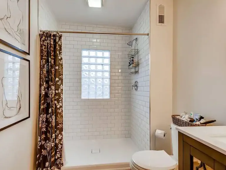 1472 Hamlet St — Photo 13