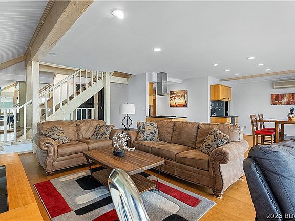 3rd image of 33 Abaco Point