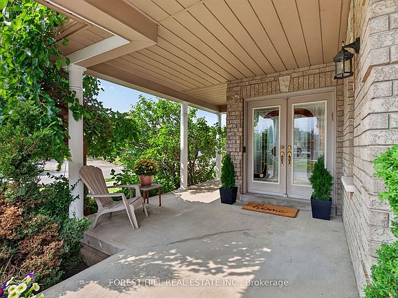 3rd image of 2 Foxfield Cres