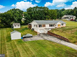 839 Hollow Rd, Phoenixville, PA 19460