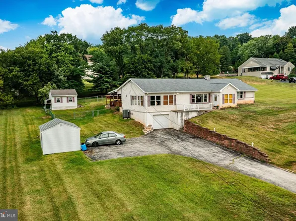 839 Hollow Rd, Phoenixville, PA 19460