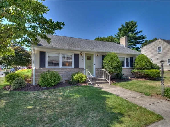 82 Garland Ave, Cranston, RI 02910