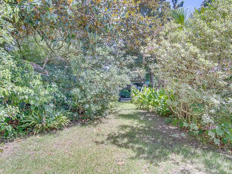 1613 E Jordan St — Photo 27
