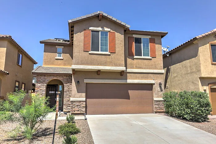 670 W Calle Ocarina
