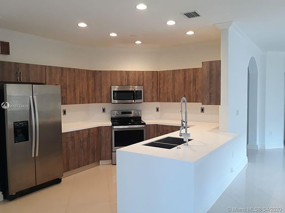 4th image of 4628 NW 96th Ave