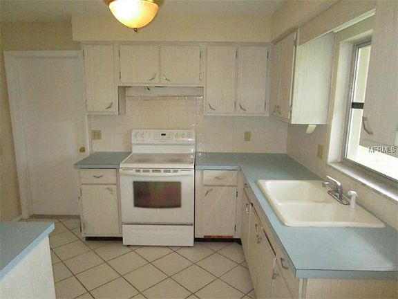 2nd image of 2537 Jones Dr
