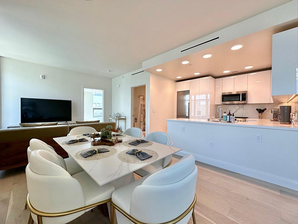 1st image of 588 Minna St #302