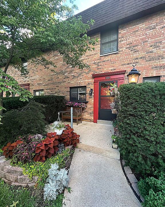 1st image of 453 S Clay Ave APT B