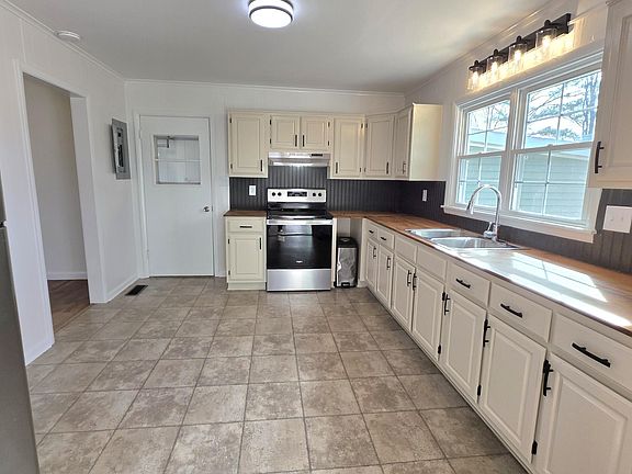 5th image of 4037 Roseland St