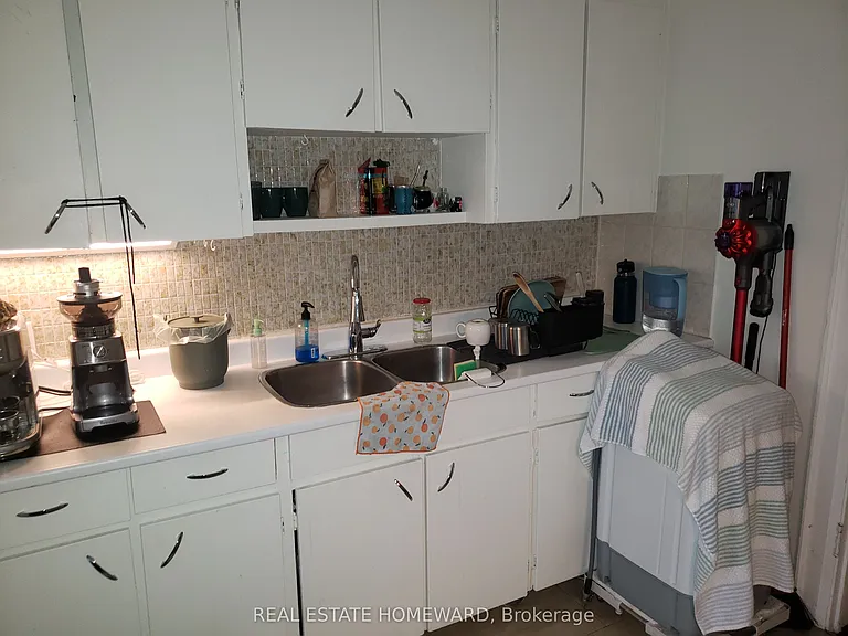 435 Parkside Dr #4 — Photo 7