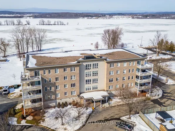 134 Edwards St #206, Clarence Rockland, ON K4K 1T5