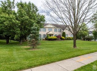 1 Saddle Ct, Monroe Township, NJ 08831