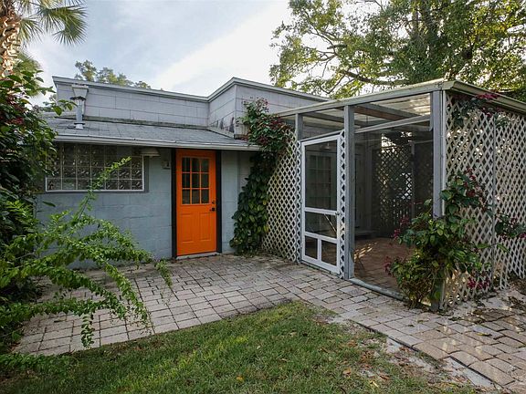 3rd image of 424 W Gonzalez St