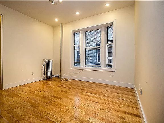 2nd image of 600 Park Pl APT 16