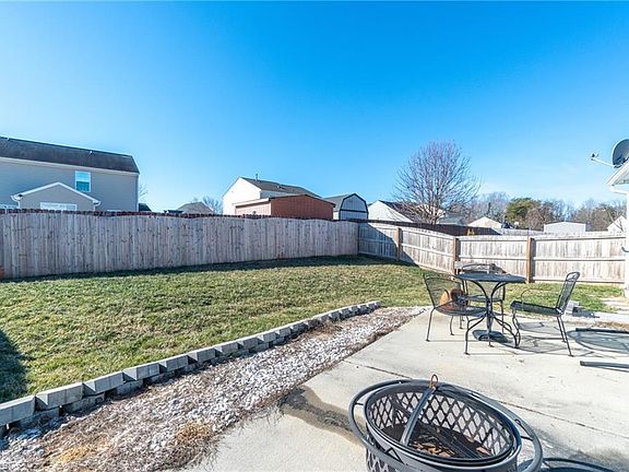 5th image of 645 Thistle Dr