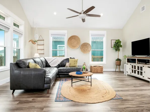 951 Gulf Shores Dr, Pt Bolivar, TX