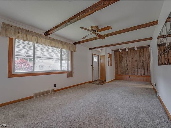 4th image of 803 Charles St
