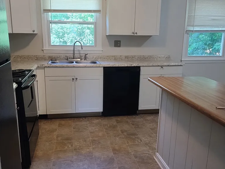164 Quebec Way — Photo 9