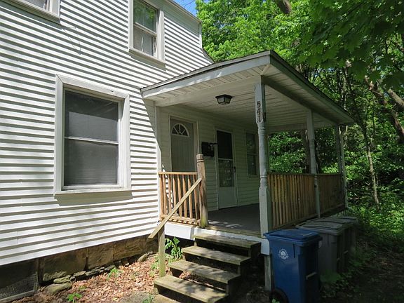 2nd image of 541 Baldwin St #14