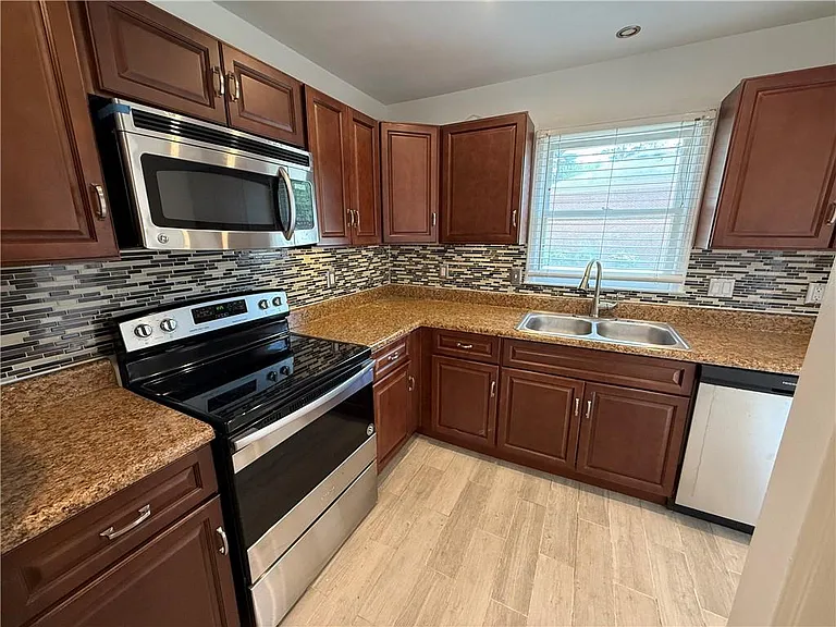 2910 Webb Bridge Rd — Photo 11