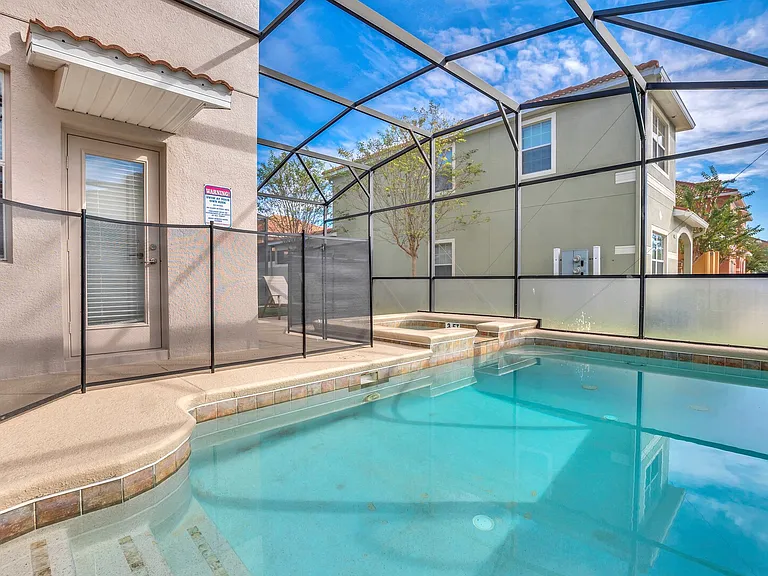 Majesty Palm Rd — Photo 38